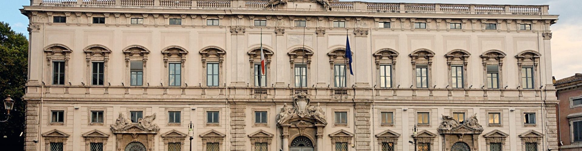 Palazzo_della_Consulta_Roma_2006-scaled